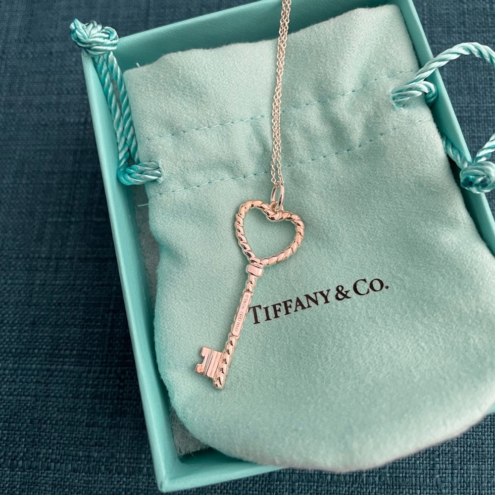 Tiffany Twisted Heart Key Pendant on 16in Chain